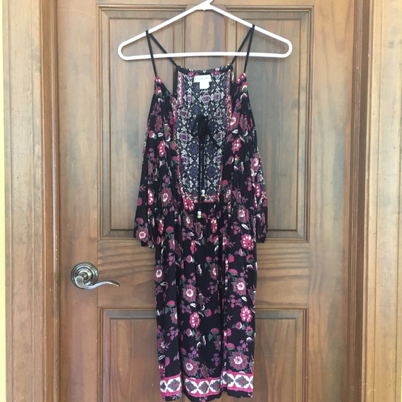 Adorable Dress 👗 - Picture 3 of 5